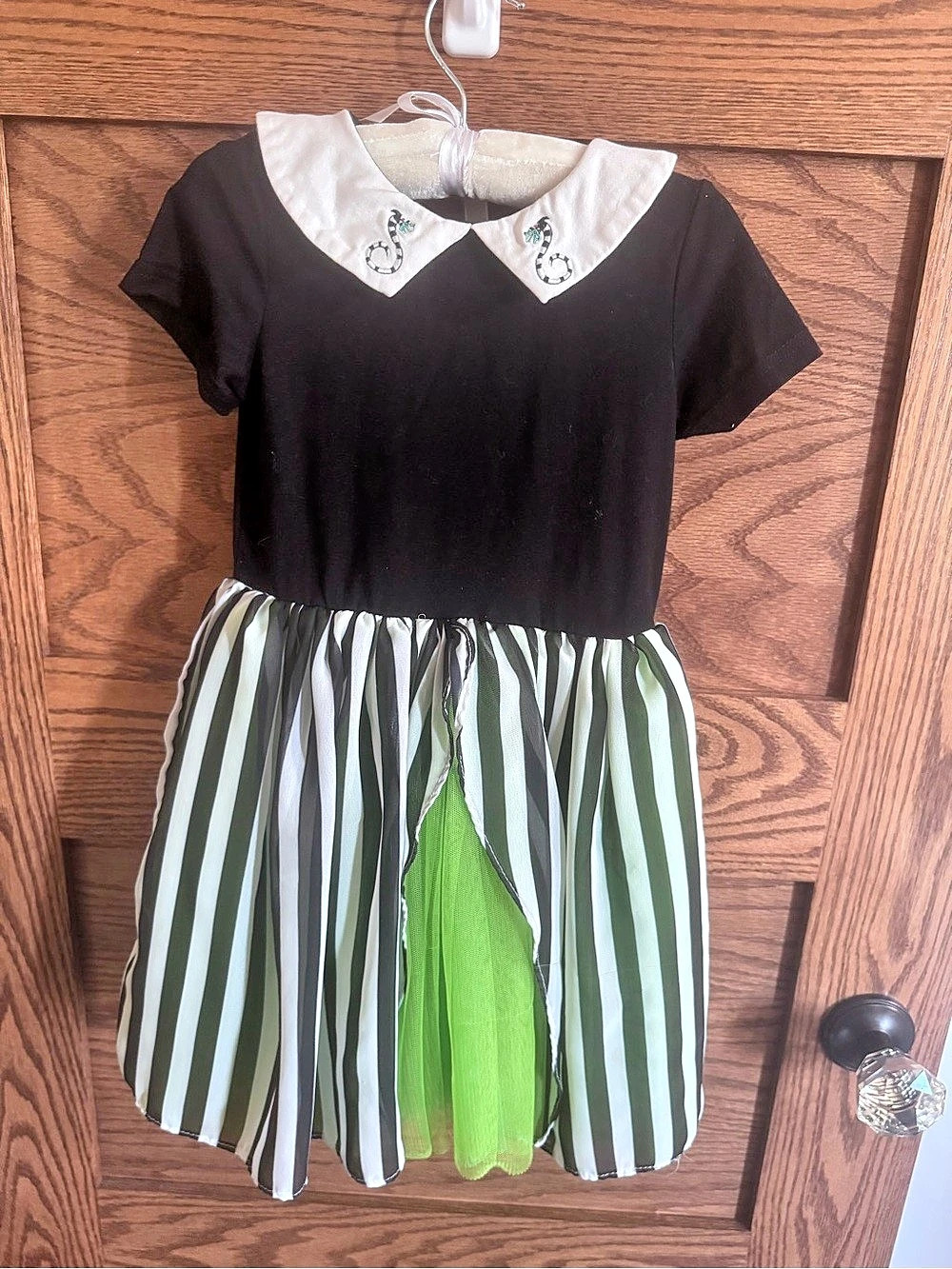 Beetlejuice Sandworm cosplay Halloween costume